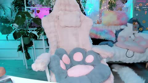 Snapshot of littleflufflepuff chatting on February 2025 08:24:01 PM Riza Riri Puff online show from February 2025 08:24:01 PM