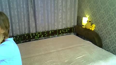 littlel1ss online show from October 2025 12:39:02 PM