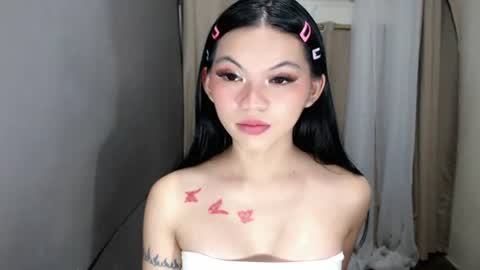 littlelace_ online show from June 2026 01:18:02 AM