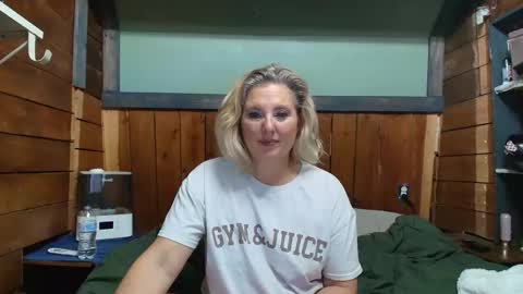 lisanixs online show from February 2026 05:08:01 PM