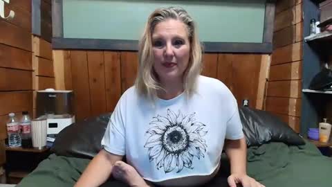 lisanixs online show from April 2026 12:55:02 AM