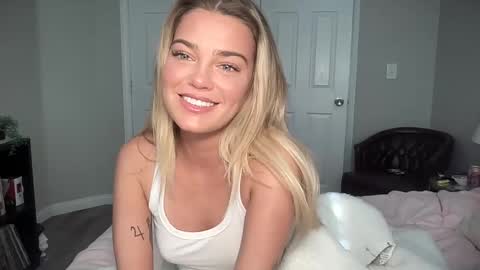 Snapshot of littlemaryjane19 chatting on January 2025 07:12:01 PM Marciabrady online show from January 2025 07:12:01 PM