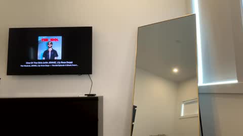 Snapshot of littlemissmia222 chatting on February 2025 08:03:01 PM Mia online show from February 2025 08:03:01 PM