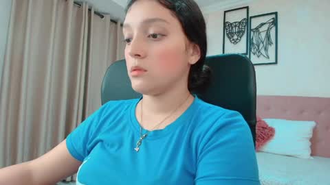 Snapshot of littlemolly_pregnant chatting on May 2026 12:40:01 AM Sarahs Room online show from May 2026 12:40:01 AM