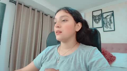 Snapshot of littlemolly_pregnant chatting on May 2026 03:04:02 AM Sarahs Room online show from May 2026 03:04:02 AM