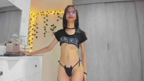 Luna online show from February 2025 09:58:01 PM