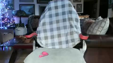 Snapshot of littlepistol chatting on November 2025 12:19:01 AM Miss D Shows Mon Wed Fri online show from November 2025 12:19:01 AM