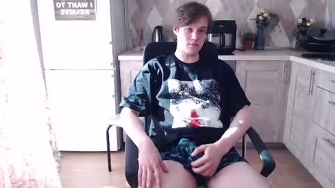 Snapshot of littlesadcabbage chatting on June 2026 02:43:02 PM Sonnenschein online show from June 2026 02:43:02 PM
