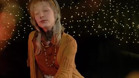 Niki  free tg channel with some photos gifs and info about streams  online show from February 2026 11:42:02 AM