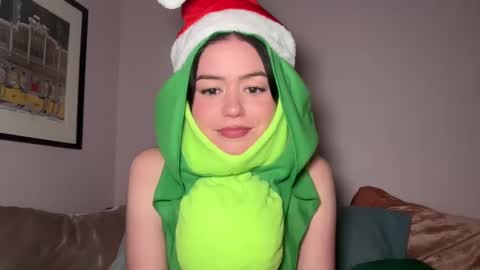 Little Sugar Pea  online show from December 2024 11:20:02 PM