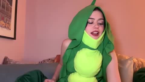 Little Sugar Pea  online show from January 2025 12:09:02 AM