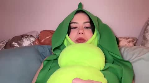 Little Sugar Pea  online show from January 2025 03:11:02 AM