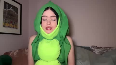 Little Sugar Pea  online show from January 2025 12:41:01 AM