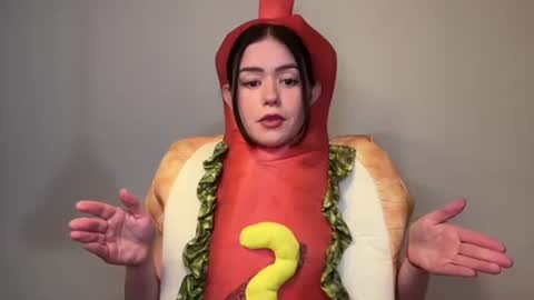 Little Sugar Pea  online show from October 2025 07:26:02 PM