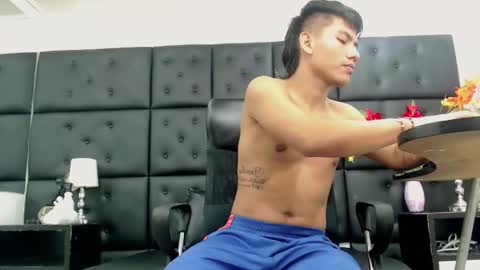 Snapshot of littletommy01 chatting on February 2025 05:05:01 AM littletommy01 online show from February 2025 05:05:01 AM