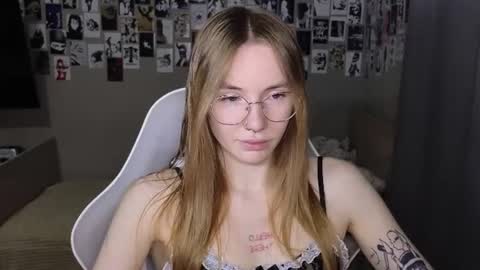 Snapshot of littlevildevil chatting on July 2026 07:01:02 AM Eliana online show from July 2026 07:01:02 AM