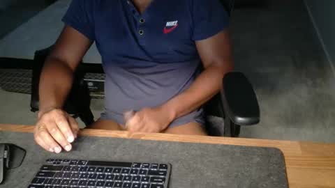 livetribber online show from April 2026 01:09:02 PM