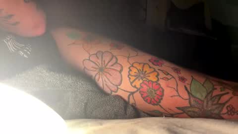 Snapshot of livinglife4me2 chatting on December 2025 12:32:01 PM LivinLife online show from December 2025 12:32:01 PM