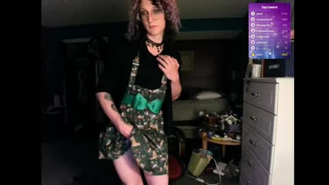 Snapshot of livolioyo chatting on January 2025 03:45:01 AM Livolio online show from January 2025 03:45:01 AM