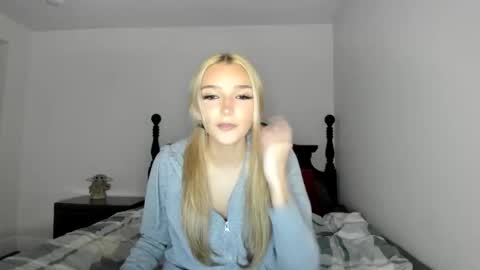 Snapshot of livvywinters chatting on May 2026 04:08:02 AM Livvy online show from May 2026 04:08:02 AM