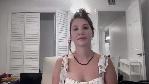 Snapshot of livvyybearxx chatting on July 2026 04:25:01 AM liv online show from July 2026 04:25:01 AM