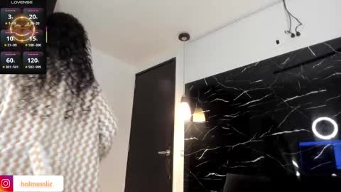 Liz  online show from March 2025 12:15:02 PM