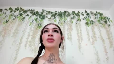 Snapshot of liz_lunaa chatting on June 2026 09:35:02 PM Liz Luna online show from June 2026 09:35:02 PM