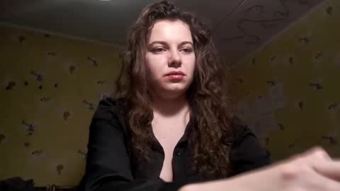 Molly online show from April 2026 05:16:01 PM