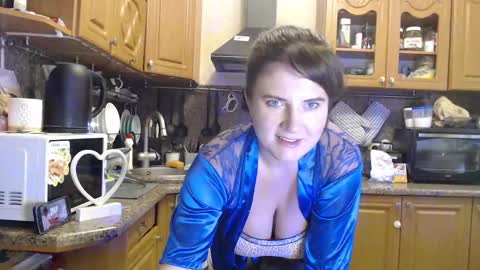 LizaCakes online show from September 2025 02:31:01 PM