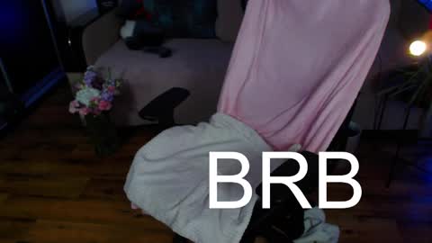 Snapshot of lizaswan chatting on February 2025 07:06:02 AM LIzaSwan online show from February 2025 07:06:02 AM