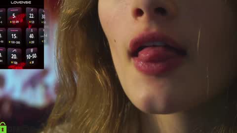 Snapshot of lizbethcoll chatting on December 2024 05:17:02 PM Sunnheart online show from December 2024 05:17:02 PM