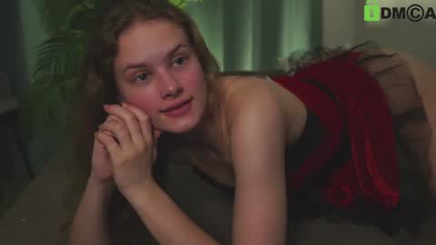 Snapshot of lizbethcoll chatting on December 2024 07:55:01 PM Sunnheart online show from December 2024 07:55:01 PM