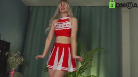 Snapshot of lizbethcoll chatting on January 2025 04:22:02 PM Sunnheart online show from January 2025 04:22:02 PM