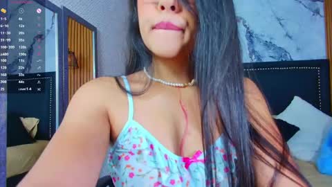 Snapshot of lizza_oss chatting on May 2026 12:13:01 PM Liz online show from May 2026 12:13:01 PM