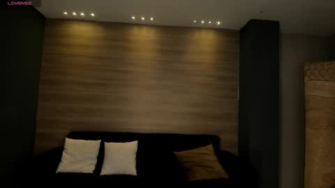 Snapshot of lizzhamilton_ chatting on October 2025 08:20:01 PM Lizzi online show from October 2025 08:20:01 PM