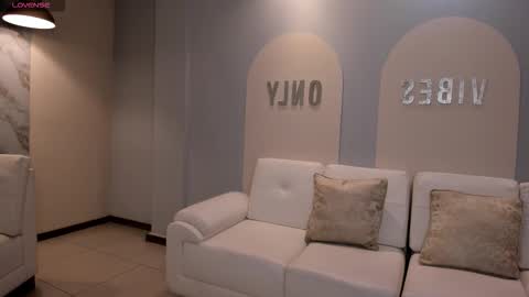 Snapshot of lizzhamilton_ chatting on November 2025 09:05:02 PM Lizzi online show from November 2025 09:05:02 PM