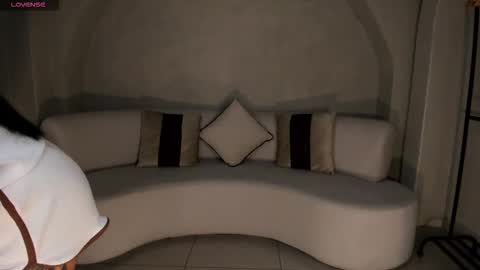 Snapshot of lizzhamilton_ chatting on November 2025 09:03:02 PM Lizzi online show from November 2025 09:03:02 PM