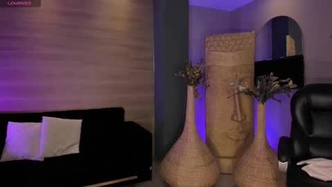 Snapshot of lizzhamilton_ chatting on December 2025 09:44:01 PM Lizzi online show from December 2025 09:44:01 PM