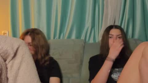 lizzi_muur online show from December 2024 06:49:02 PM