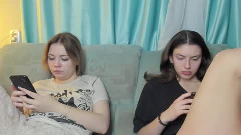 lizzi_muur online show from December 2024 06:52:02 PM