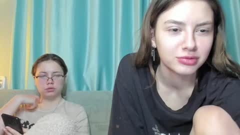 lizzi_muur online show from December 2024 05:44:02 PM