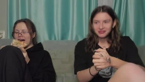 lizzi_muur online show from December 2024 04:54:01 PM