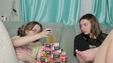 lizzi_muur online show from December 2024 06:38:02 PM