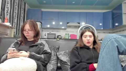 lizzi_muur online show from February 2025 03:32:02 PM