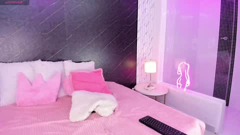 I am Lizz online show from January 2025 12:04:02 PM