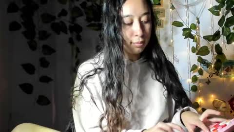 Snapshot of lizzy_kawuaii chatting on March 2025 04:58:02 AM lizzy online show from March 2025 04:58:02 AM