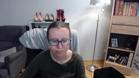 Snapshot of lizzy_sparkle chatting on October 2025 04:35:02 AM Lizzy online show from October 2025 04:35:02 AM