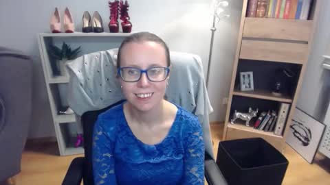 Snapshot of lizzy_sparkle chatting on October 2025 05:40:01 AM Lizzy online show from October 2025 05:40:01 AM