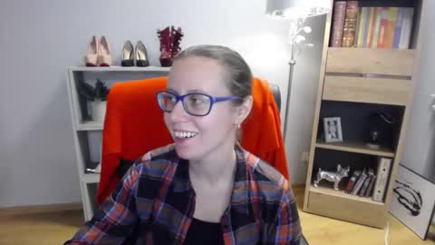 Snapshot of lizzy_sparkle chatting on November 2025 05:40:02 AM Lizzy online show from November 2025 05:40:02 AM