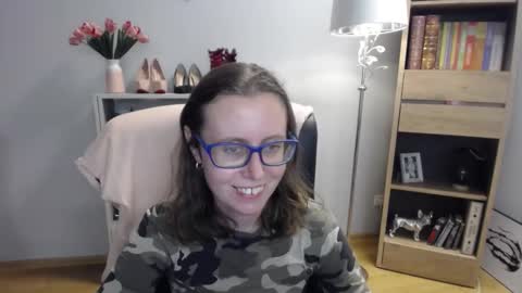 Snapshot of lizzy_sparkle chatting on November 2025 06:01:01 AM Lizzy online show from November 2025 06:01:01 AM